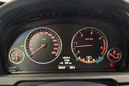 valkoinen BMW 530 2009 kuva 16.