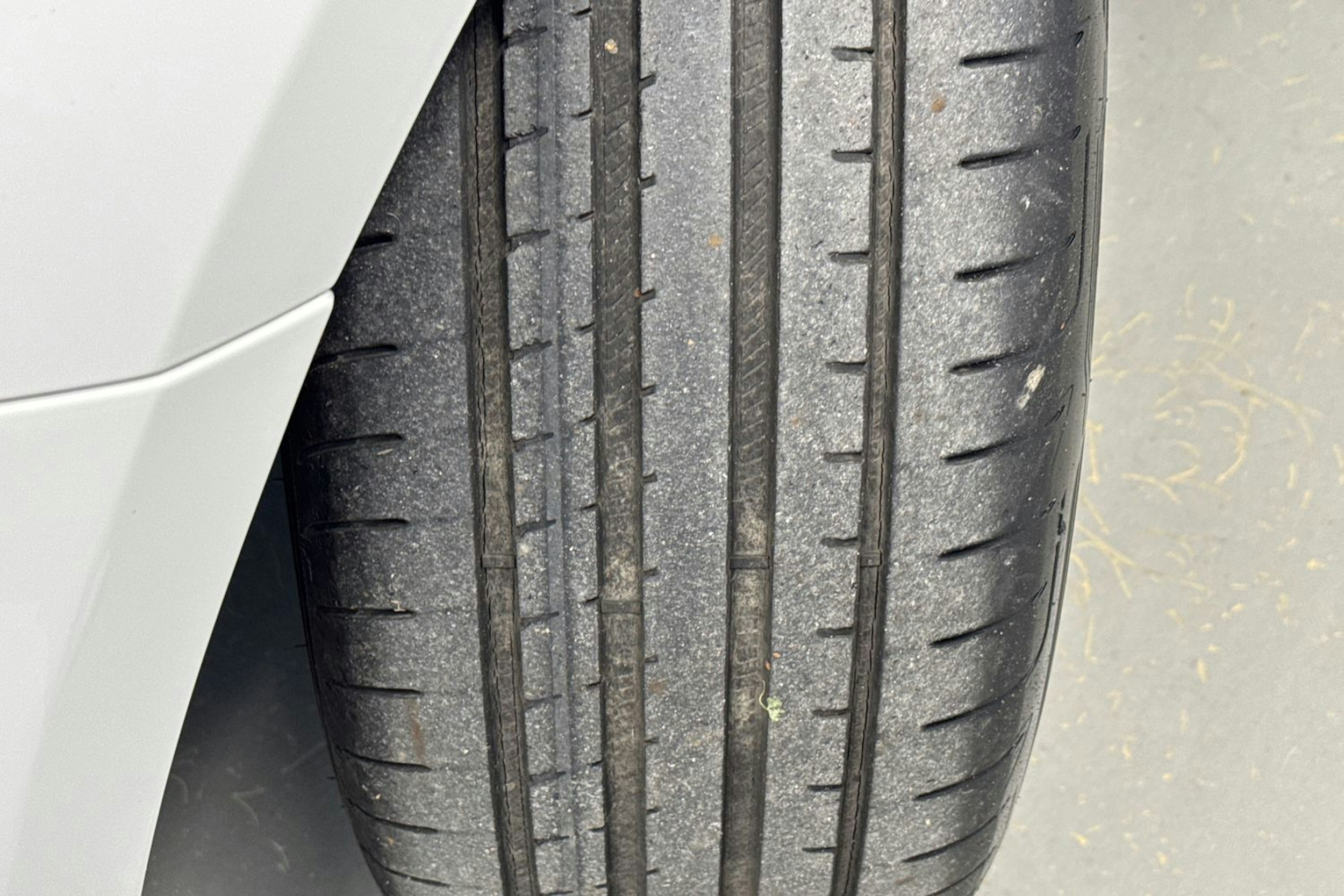 valkoinen BMW 530 2009 kuva 19.