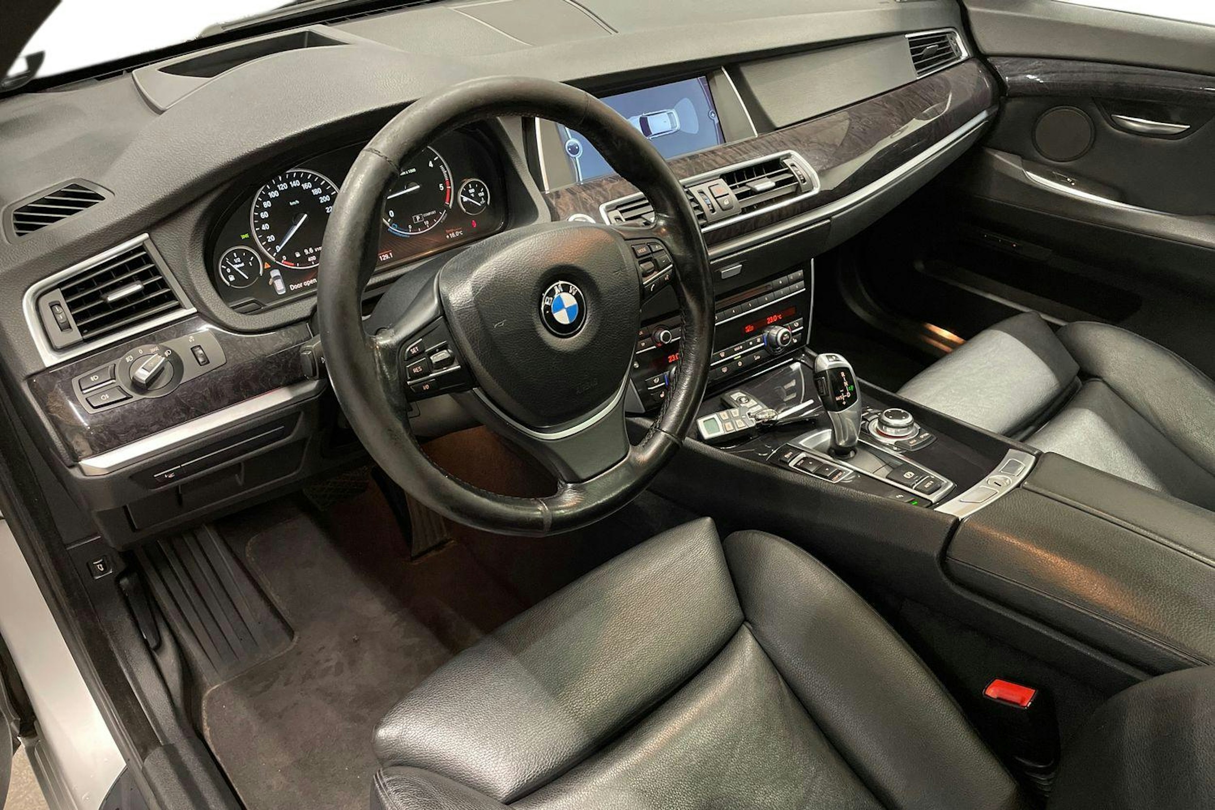 harmaa BMW 530 2009 kuva 7.