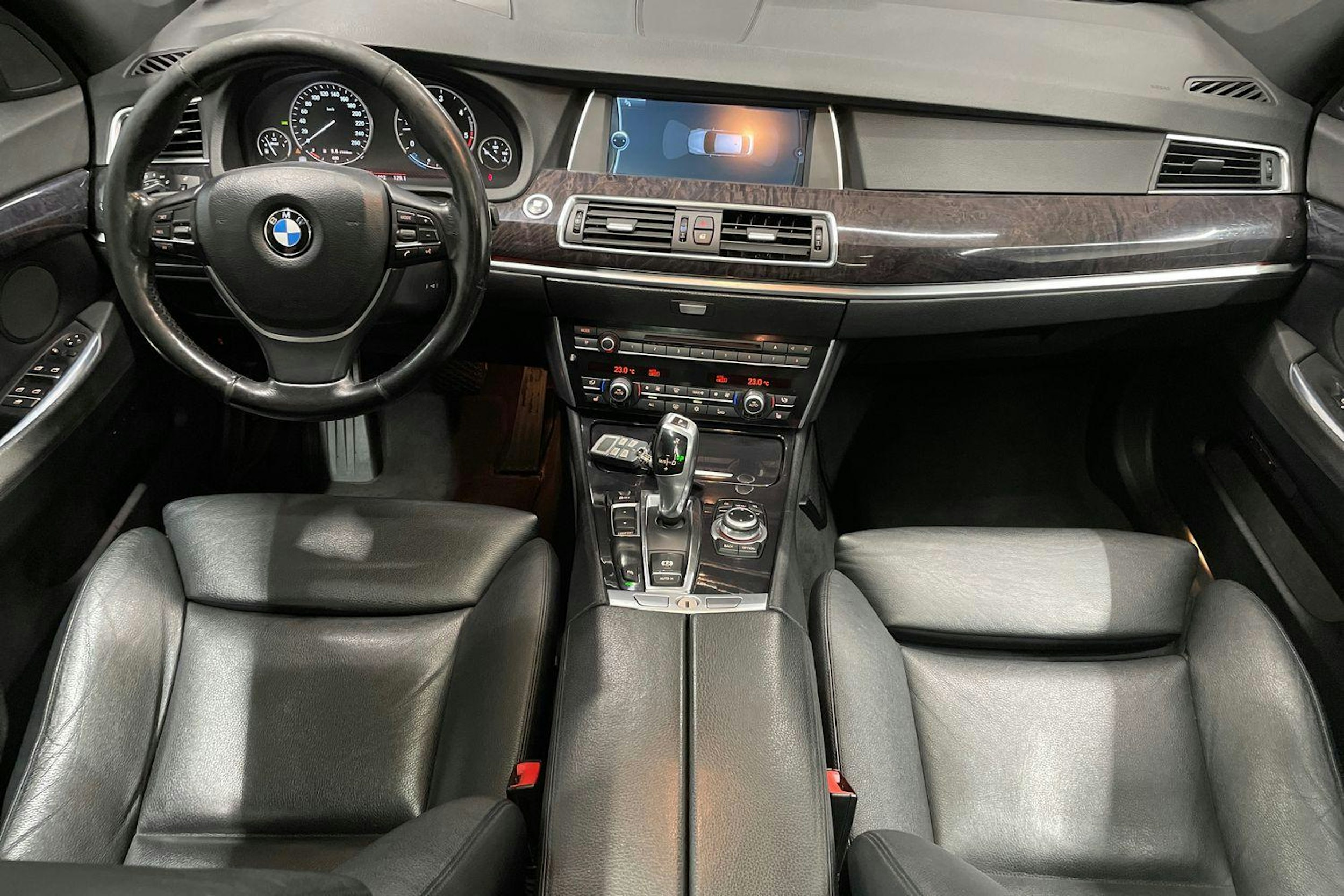 harmaa BMW 530 2009 kuva 9.
