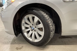 harmaa BMW 530 2009 kuva 13.