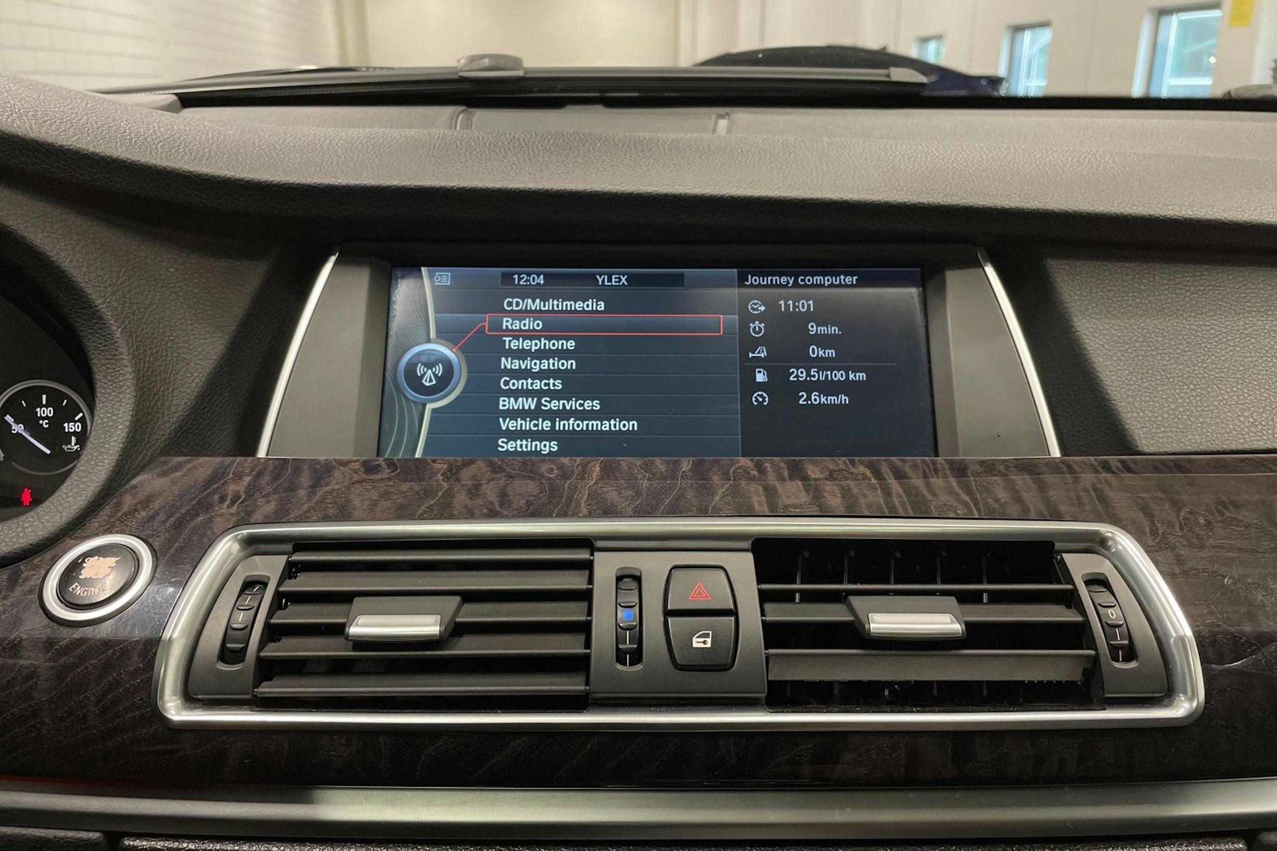 harmaa BMW 530 2009 kuva 16.