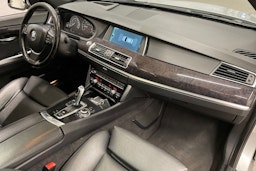 harmaa BMW 530 2009 kuva 26.