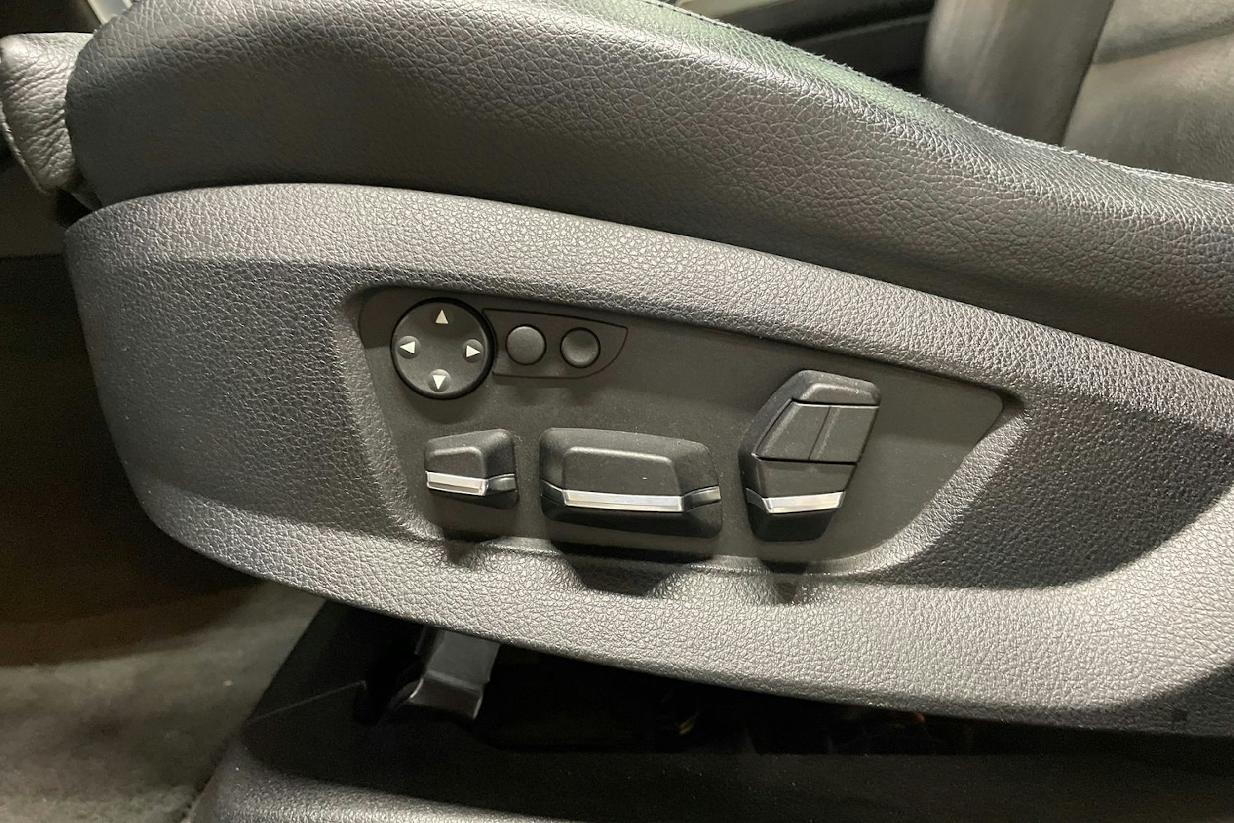 harmaa BMW 530 2009 kuva 27.