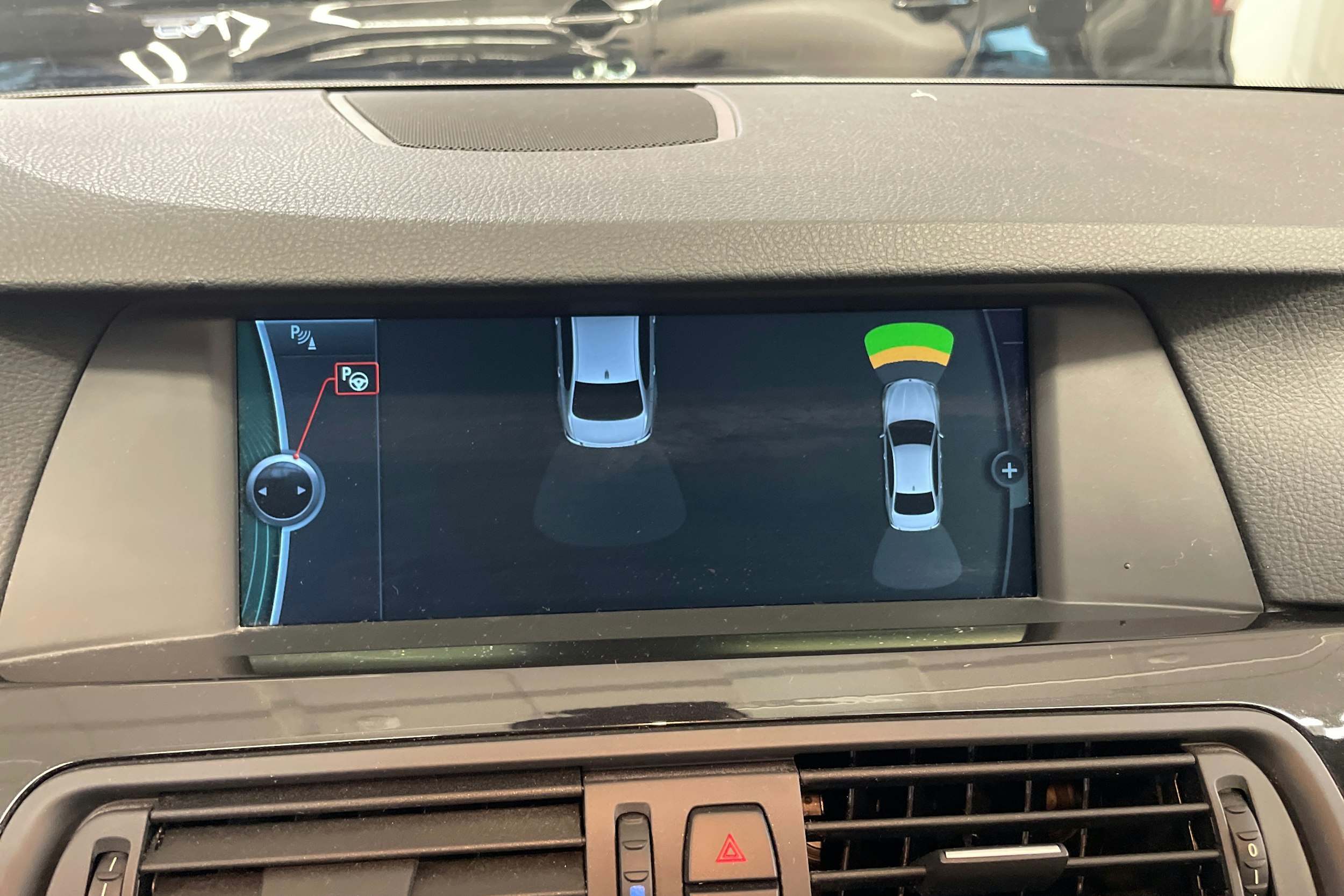 Harmaa BMW 530 2010 kuva 16.