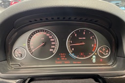 Harmaa BMW 530 2010 kuva 17.