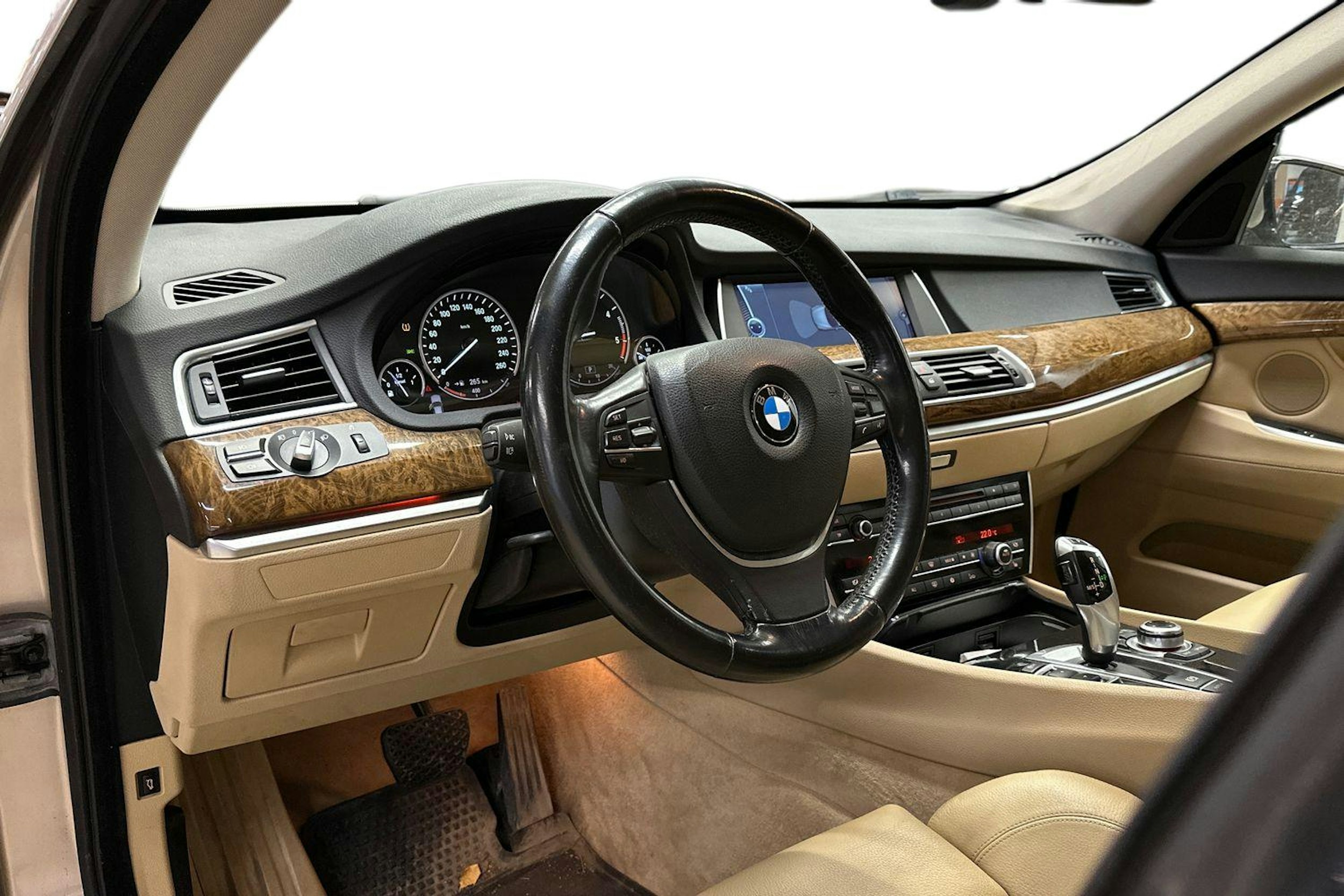 harmaa BMW 530 2010 kuva 3.