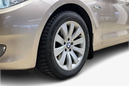 harmaa BMW 530 2010 kuva 9.