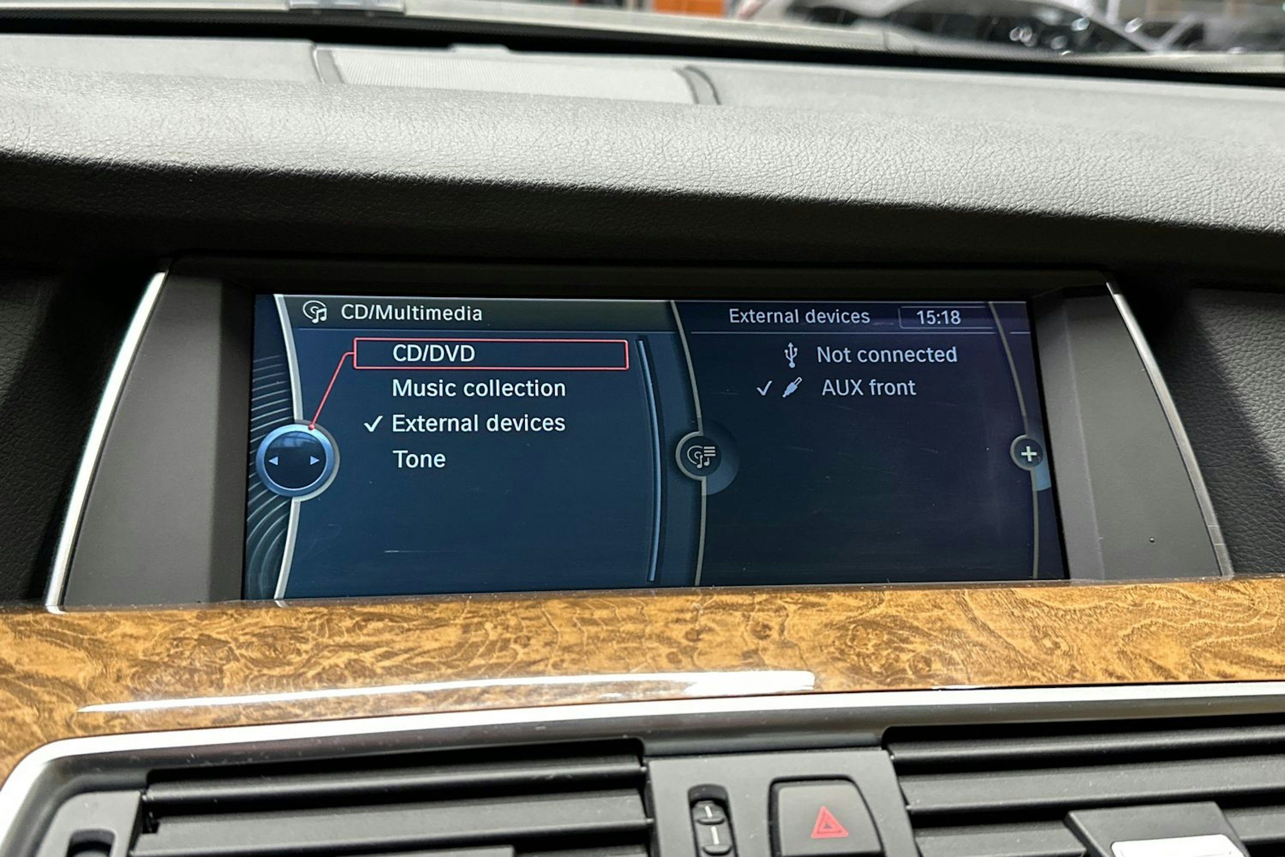 harmaa BMW 530 2010 kuva 15.