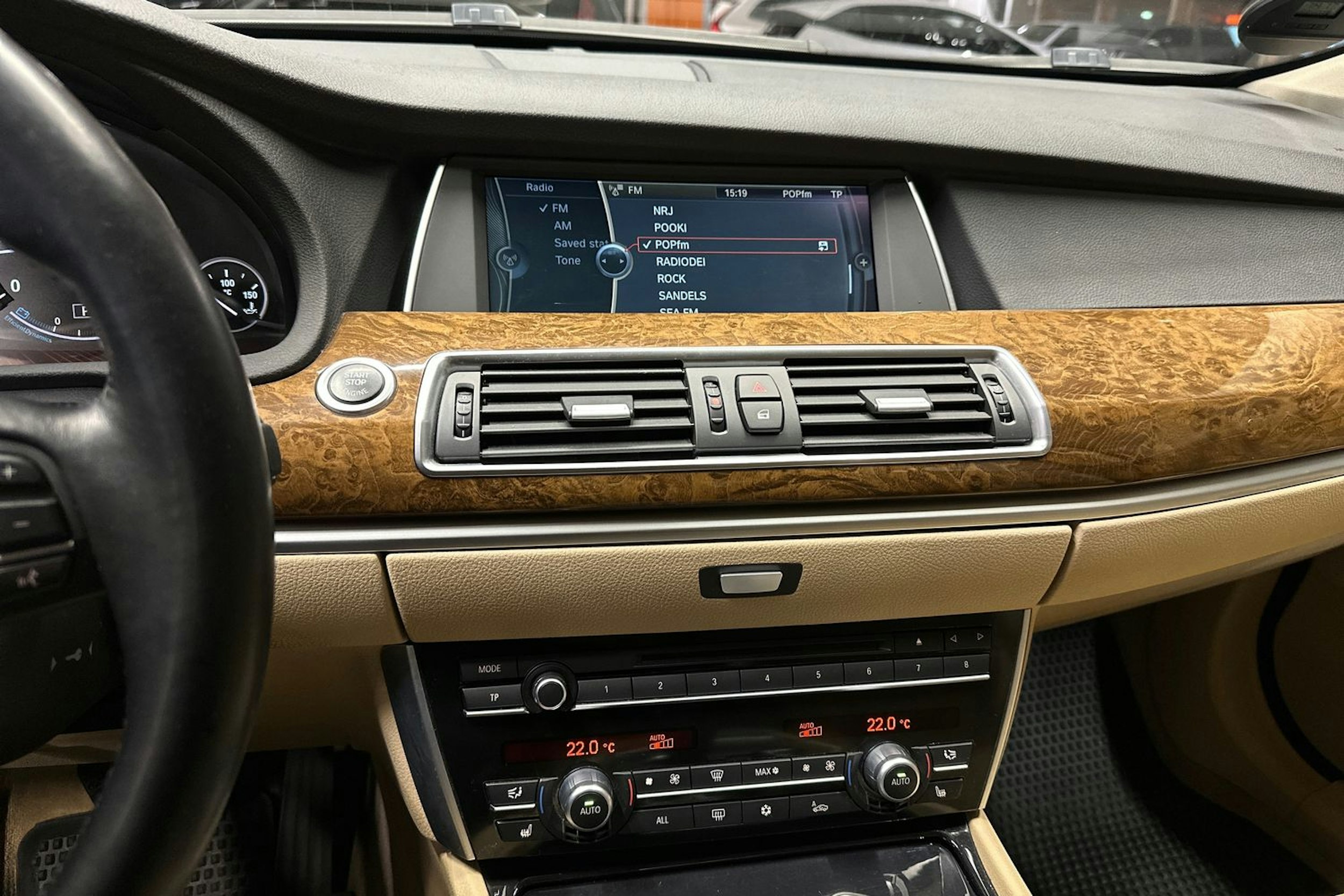 harmaa BMW 530 2010 kuva 16.