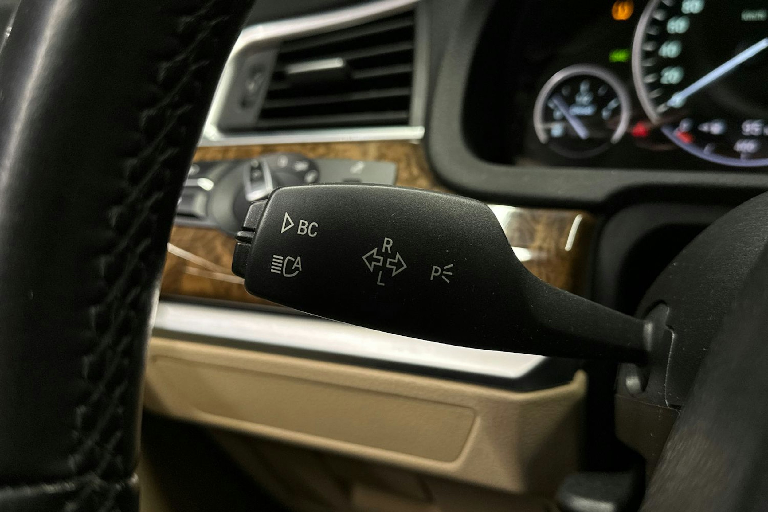 harmaa BMW 530 2010 kuva 19.