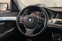 ruskea (beige) BMW 530 2011 kuva 13.