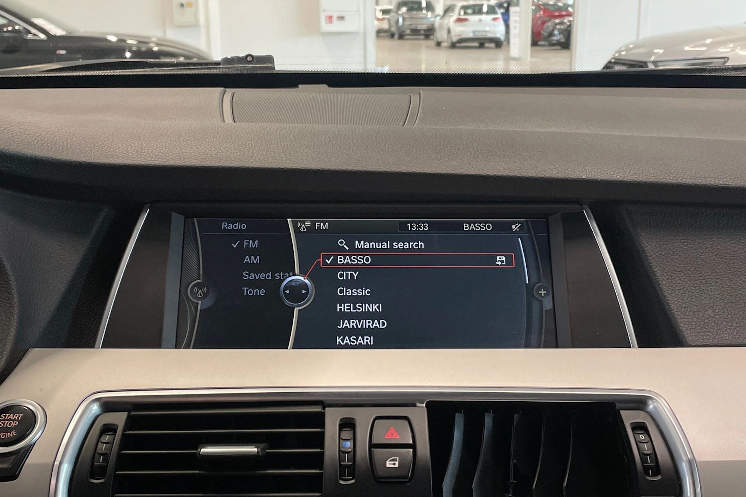 ruskea (beige) BMW 530 2011 kuva 17.