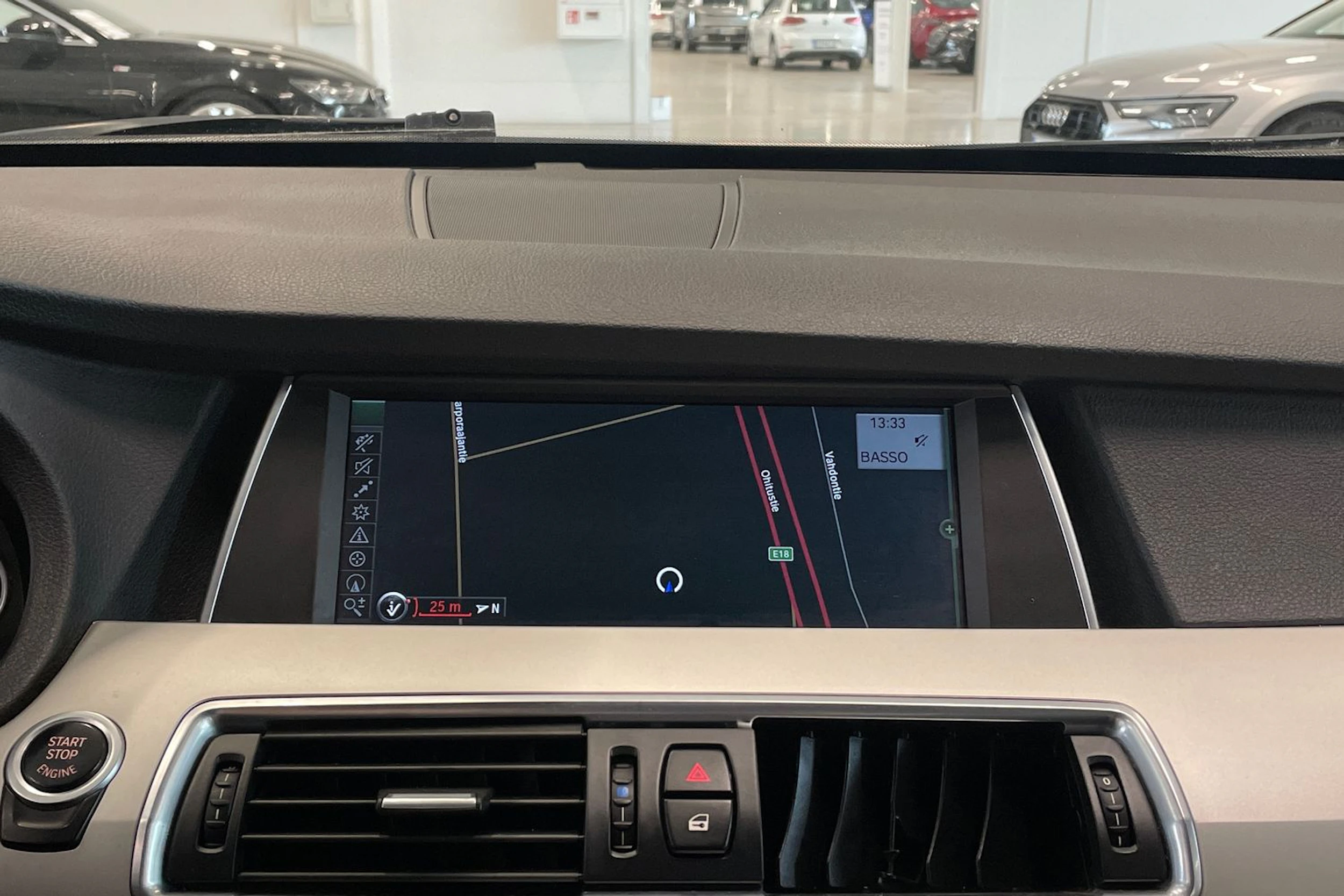 ruskea (beige) BMW 530 2011 kuva 18.