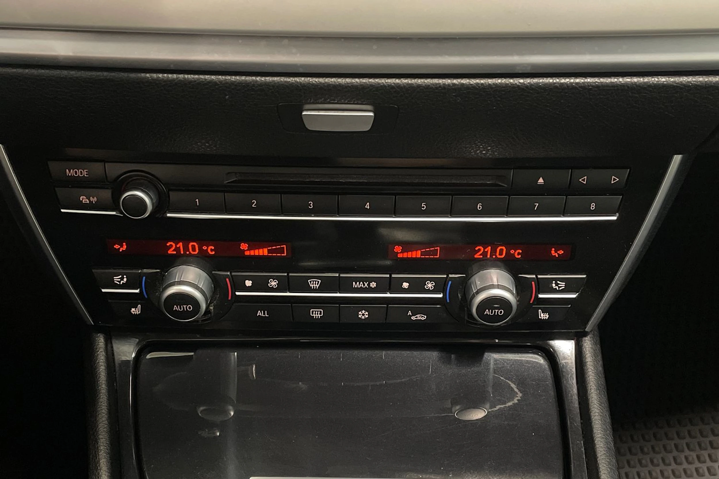 ruskea (beige) BMW 530 2011 kuva 20.