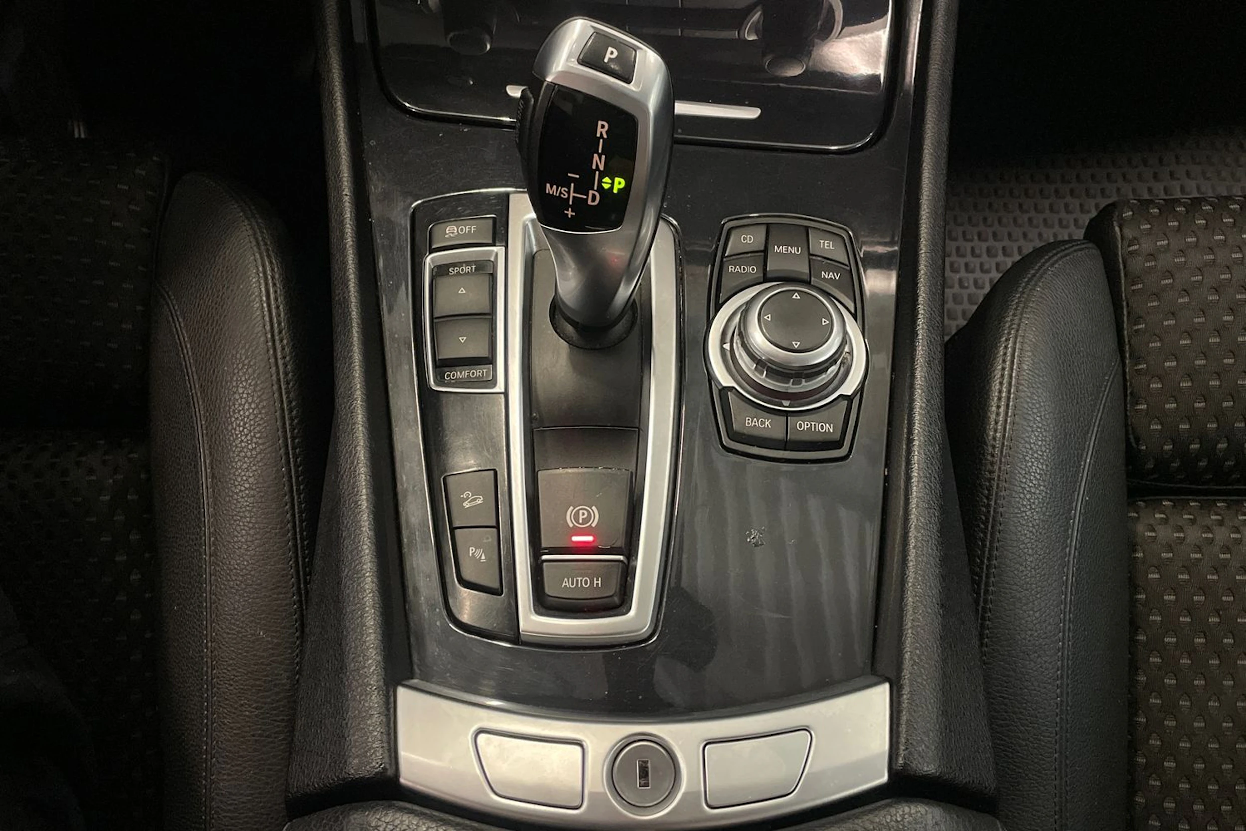 ruskea (beige) BMW 530 2011 kuva 21.