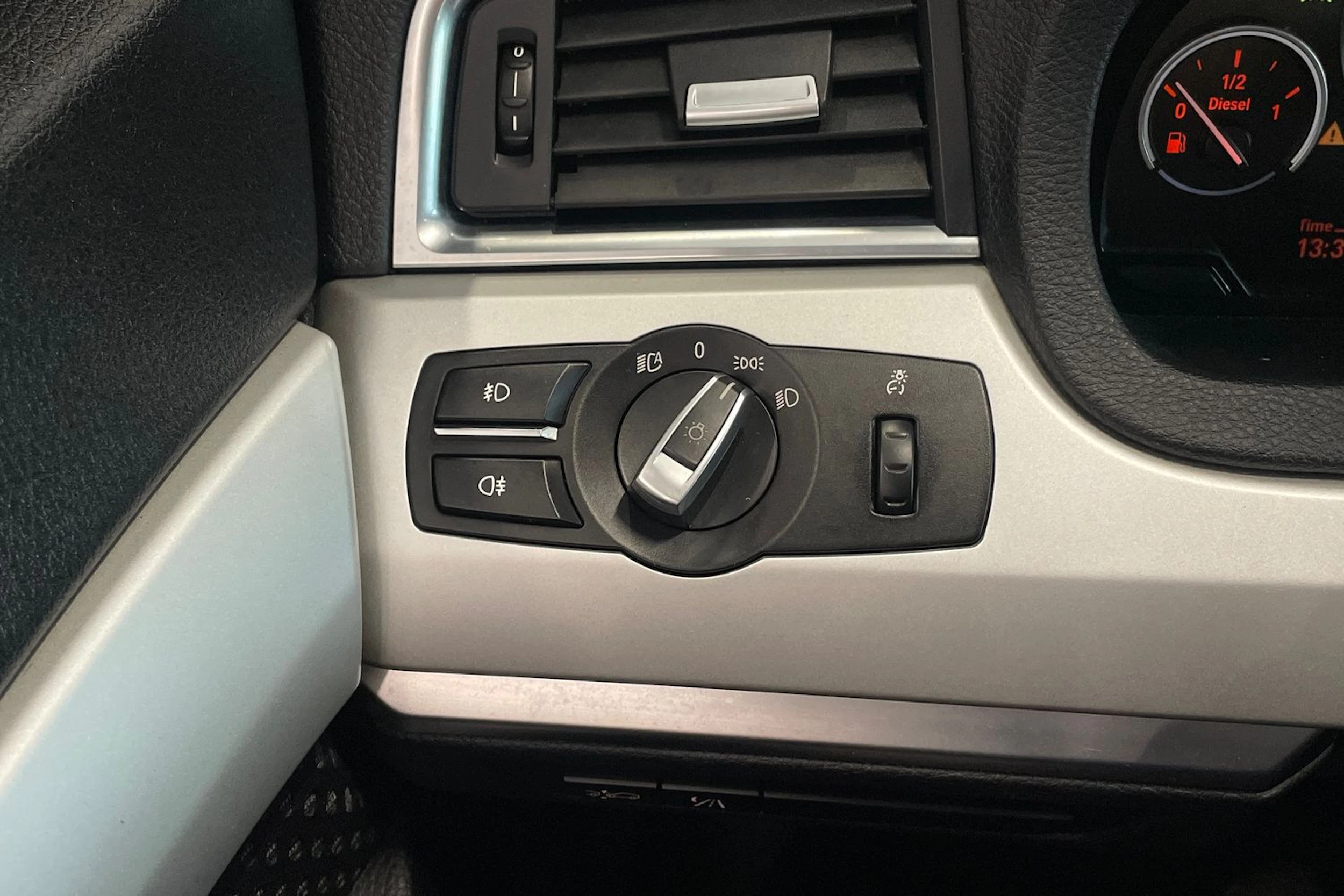ruskea (beige) BMW 530 2011 kuva 23.