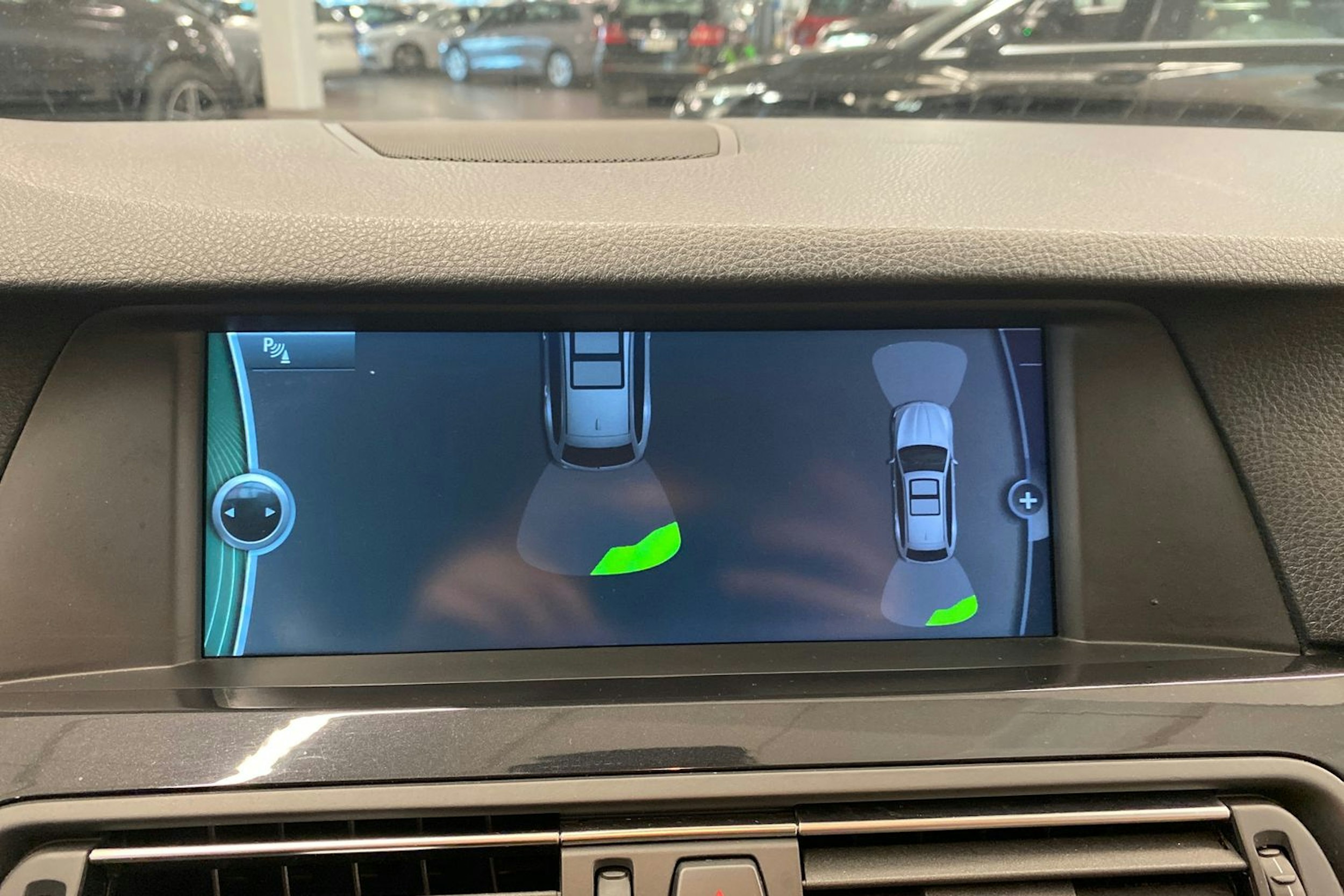 ruskea (beige) BMW 530 2011 kuva 25.