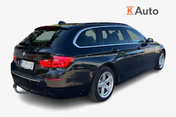 musta BMW 530 2011 kuva 2.