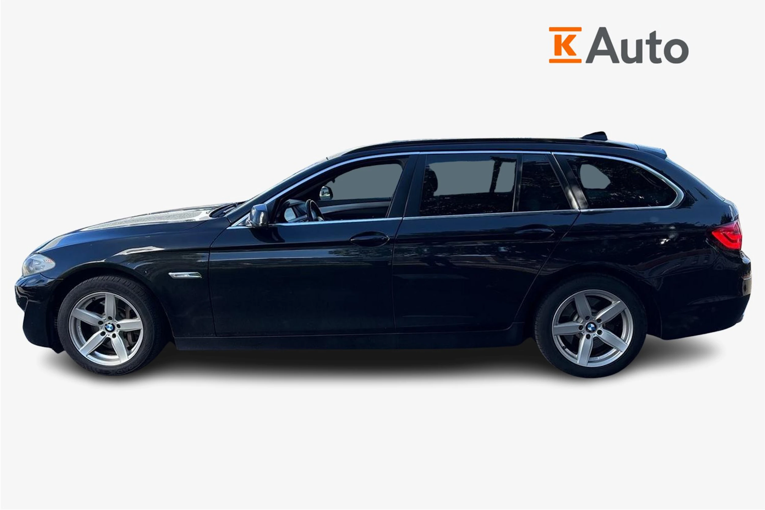 musta BMW 530 2011 kuva 5.