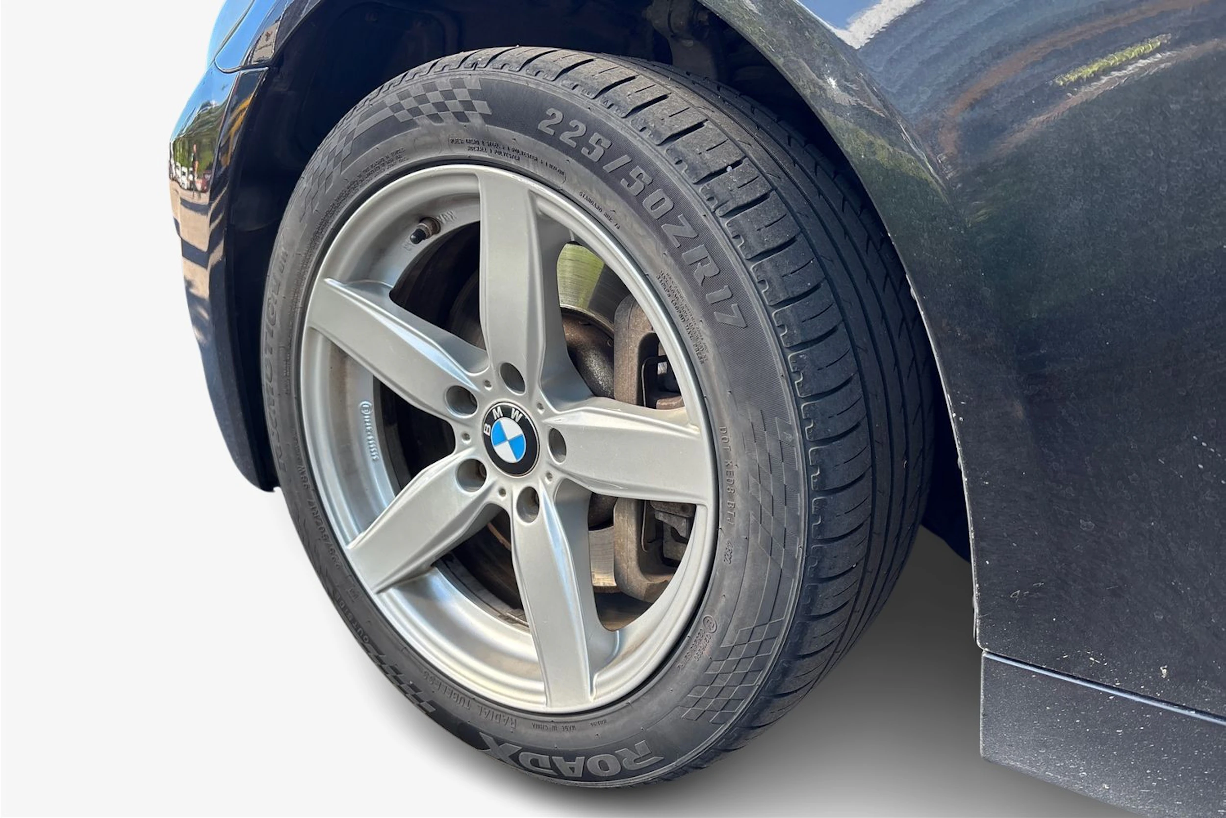 musta BMW 530 2011 kuva 9.
