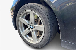 musta BMW 530 2011 kuva 9.