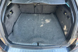 musta BMW 530 2011 kuva 11.