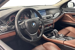harmaa BMW 530 2011 kuva 7.