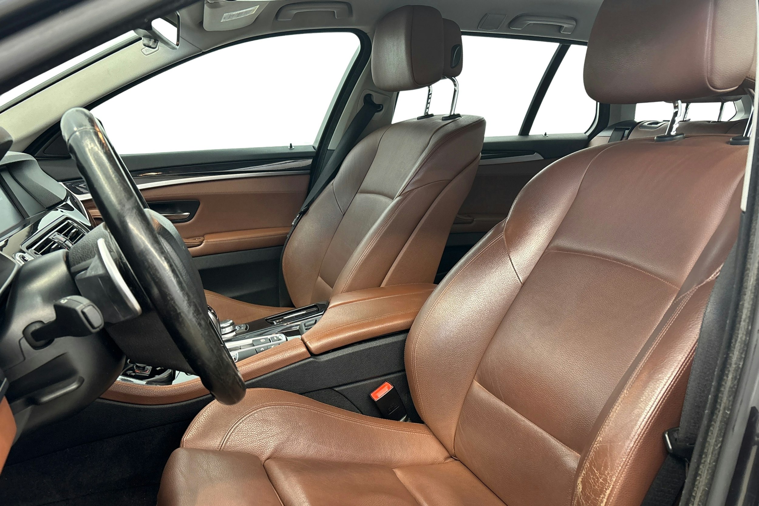 harmaa BMW 530 2011 kuva 9.