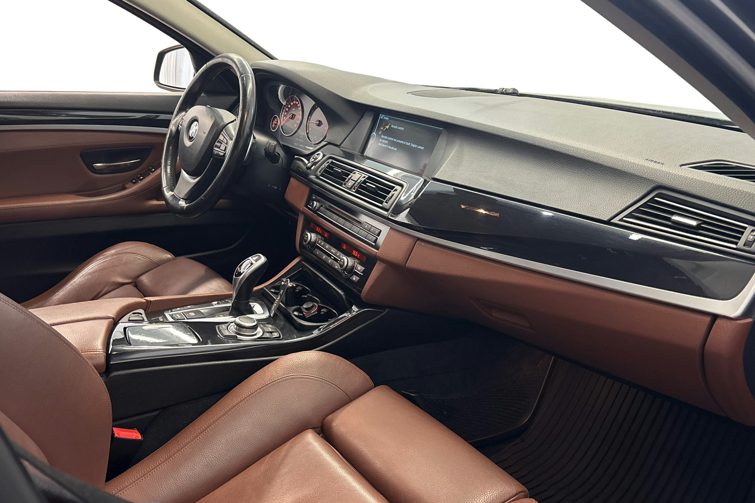 harmaa BMW 530 2011 kuva 10.