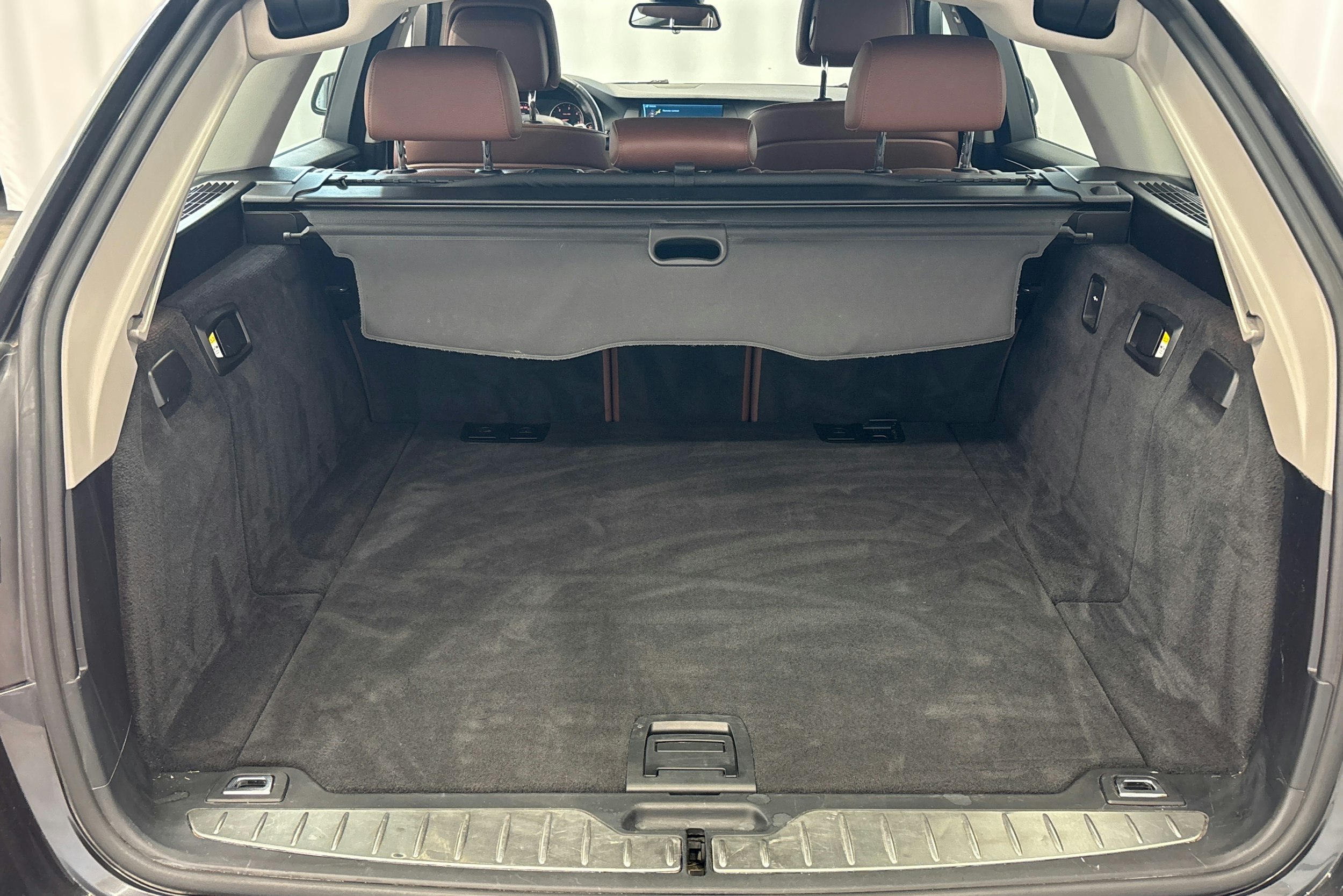 harmaa BMW 530 2011 kuva 14.