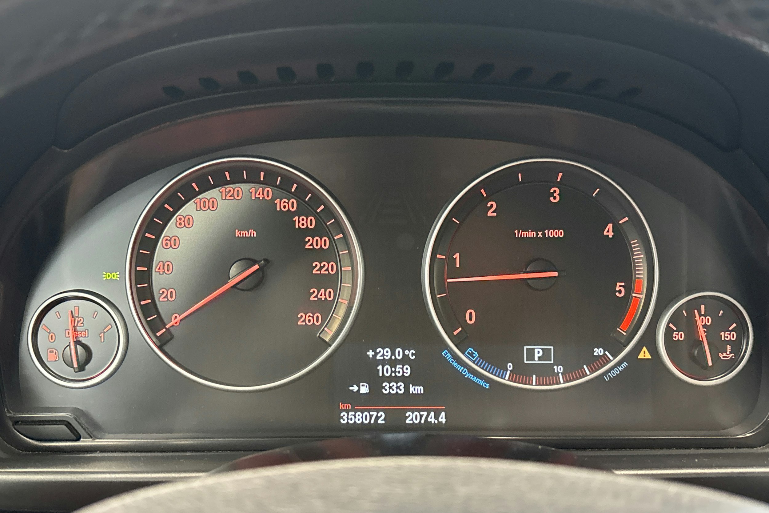 harmaa BMW 530 2011 kuva 19.