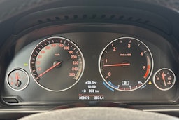harmaa BMW 530 2011 kuva 19.