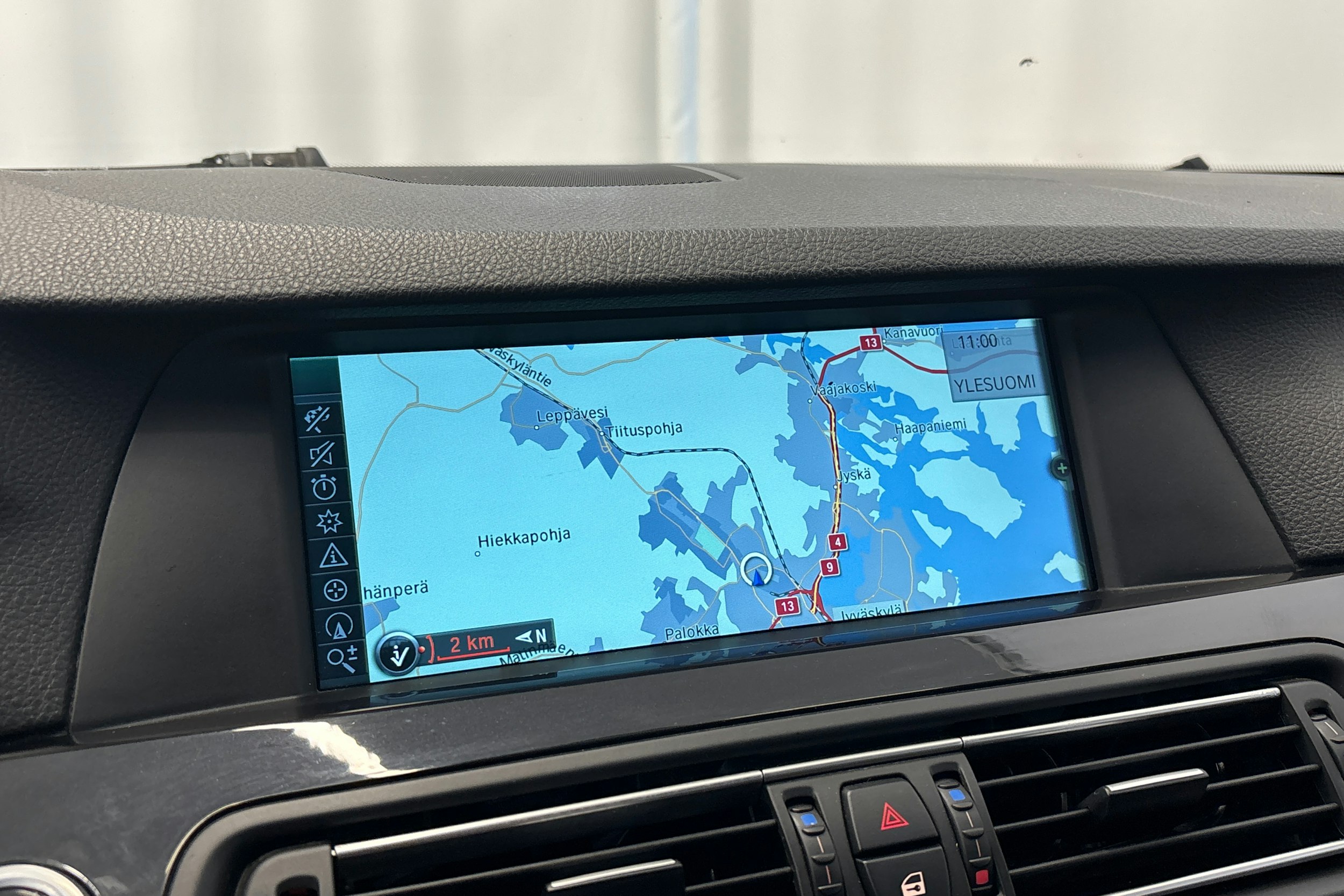 harmaa BMW 530 2011 kuva 21.