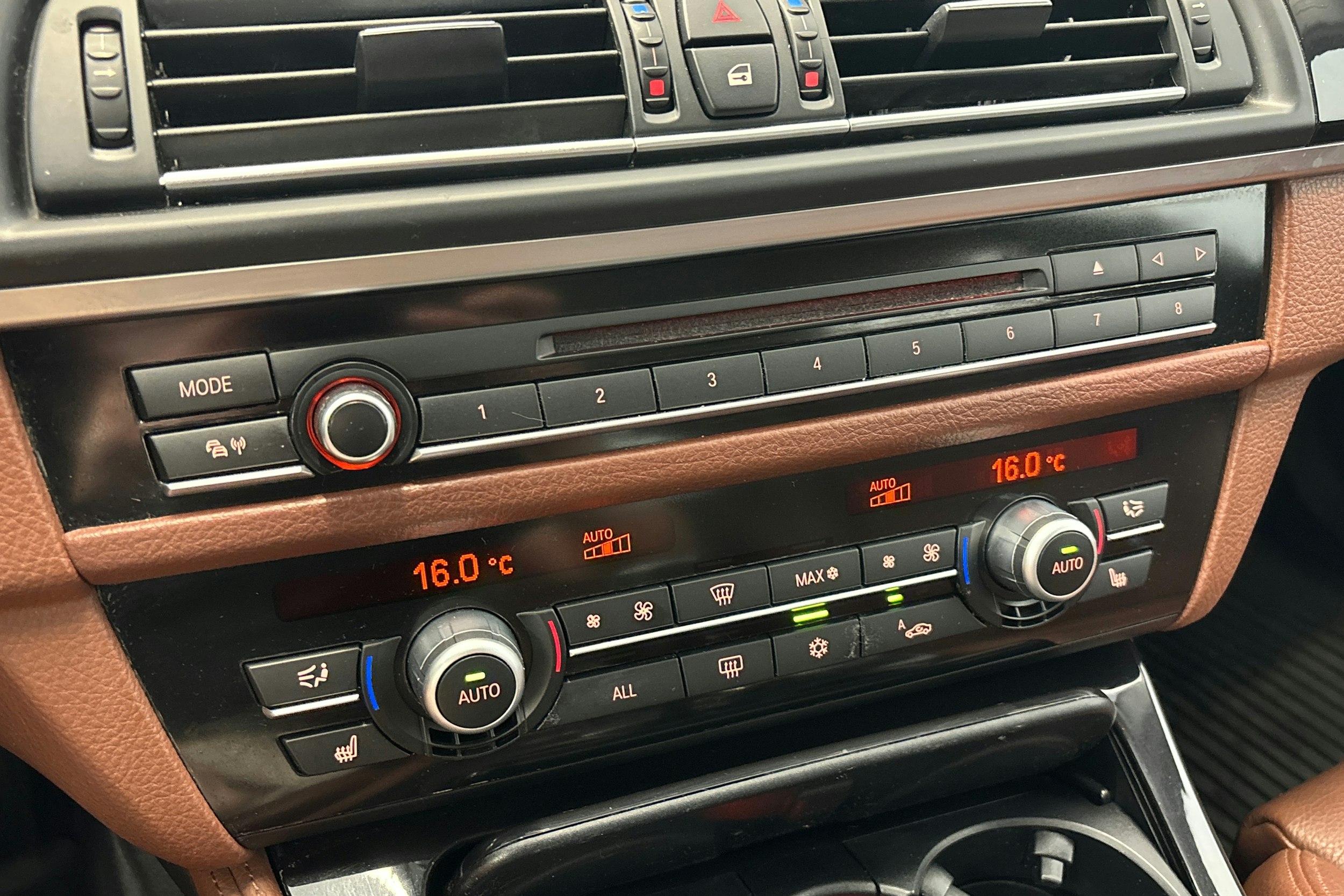 harmaa BMW 530 2011 kuva 26.