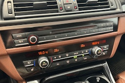 harmaa BMW 530 2011 kuva 26.