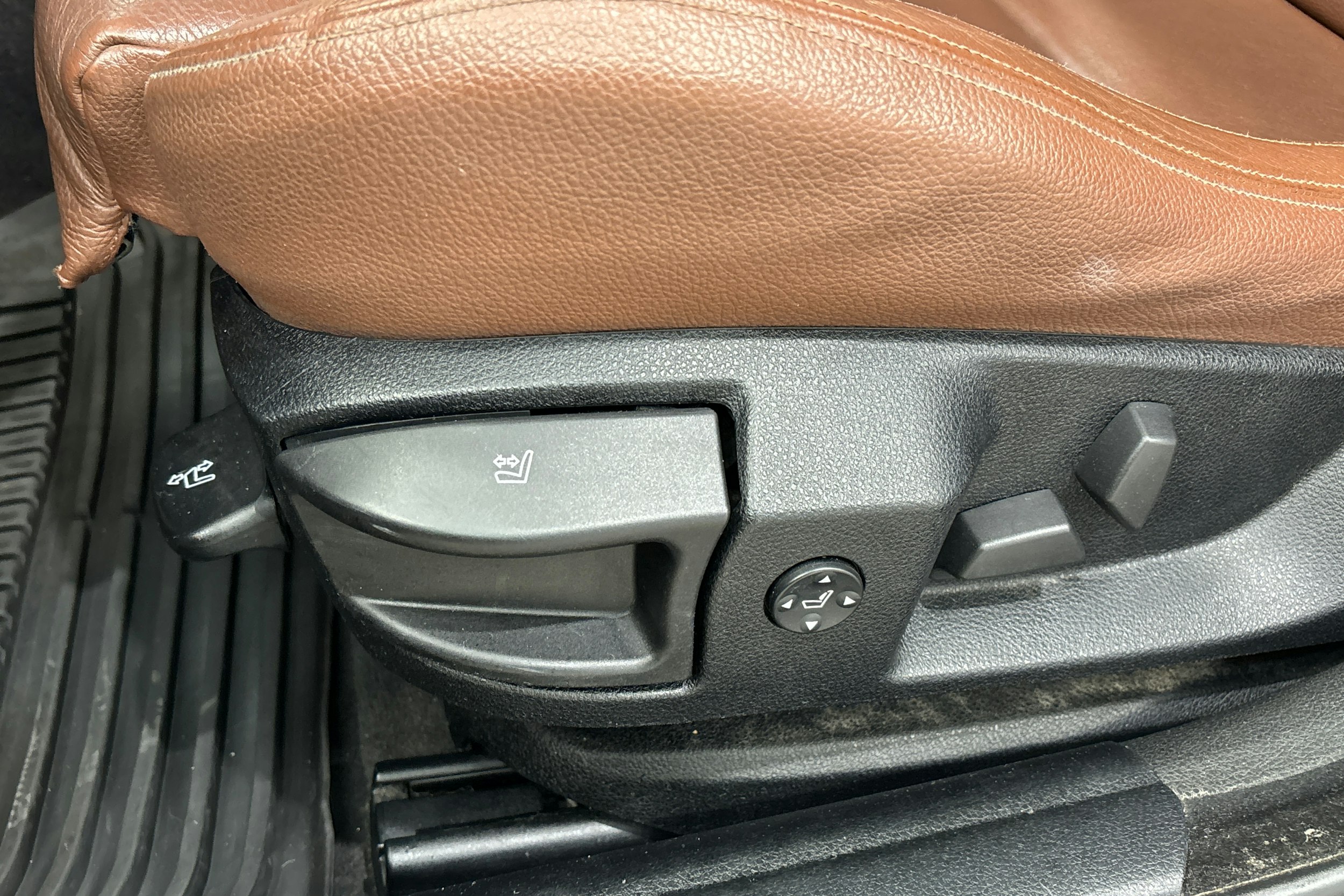 harmaa BMW 530 2011 kuva 30.