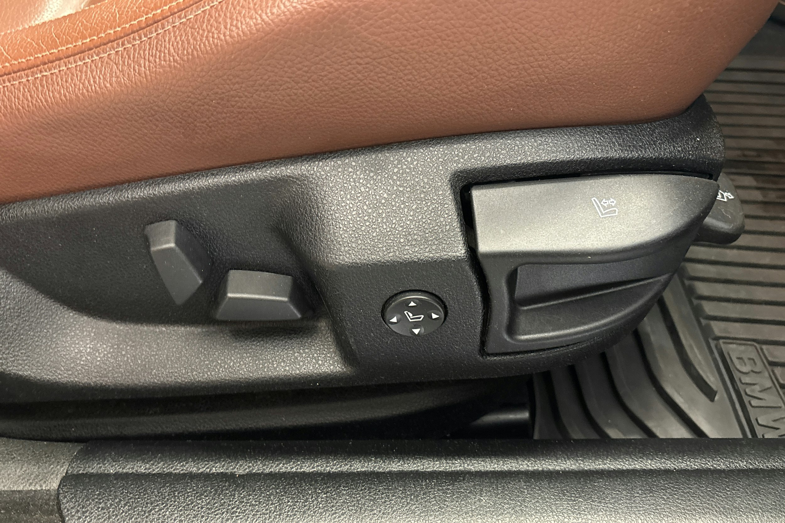 harmaa BMW 530 2011 kuva 31.