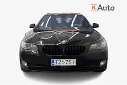 musta BMW 530 2011 kuva 4.