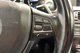 musta BMW 530 2011 kuva 17.