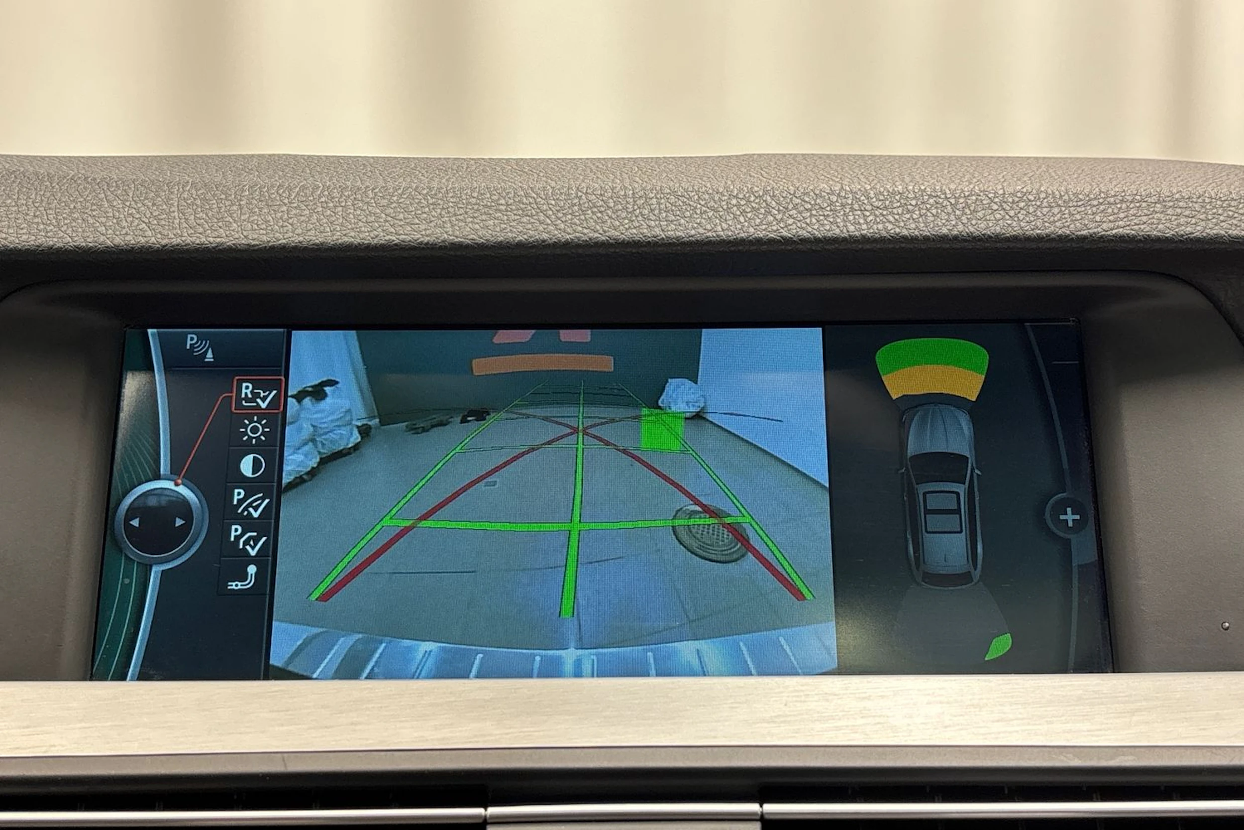 musta BMW 530 2011 kuva 22.