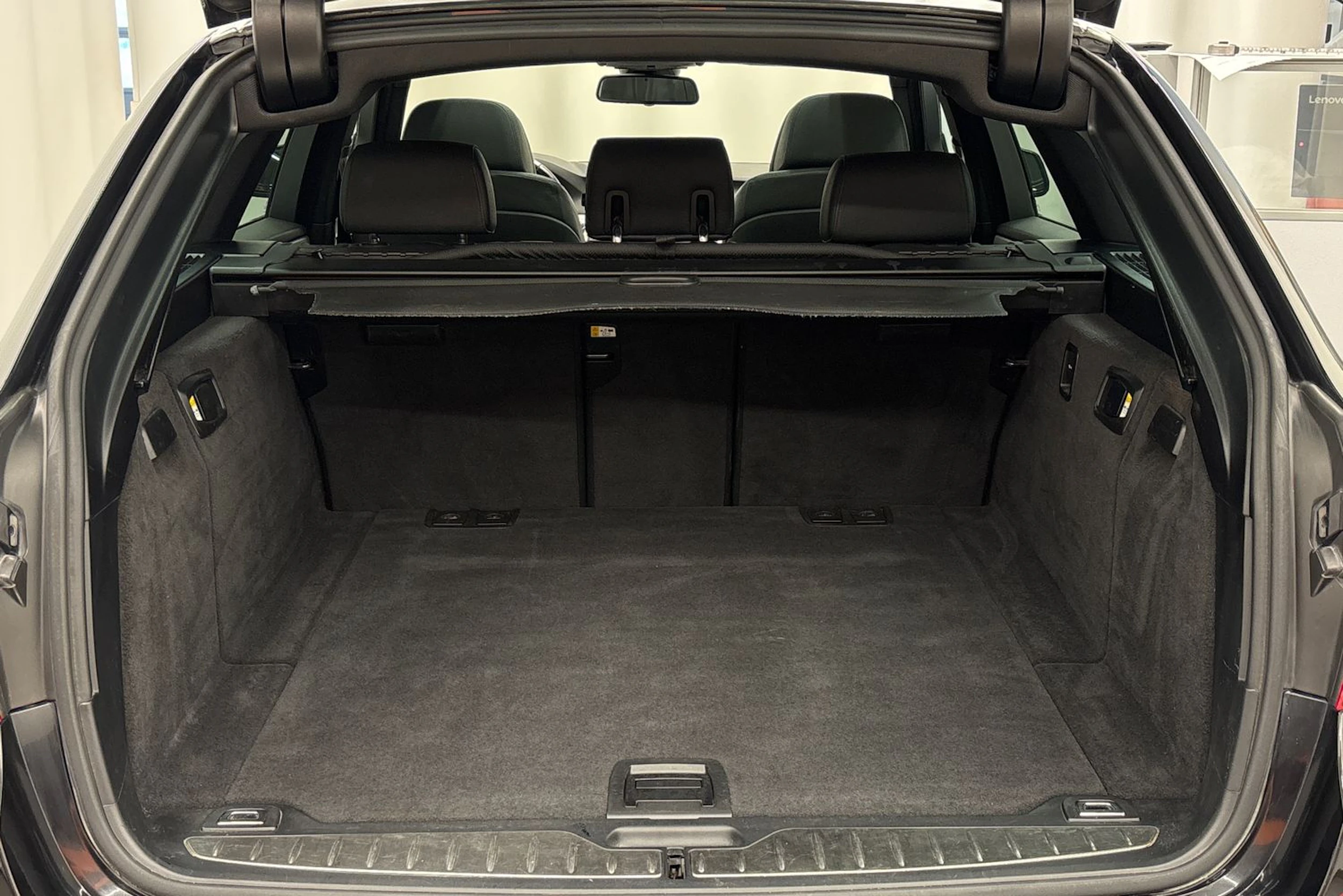 musta BMW 530 2011 kuva 24.