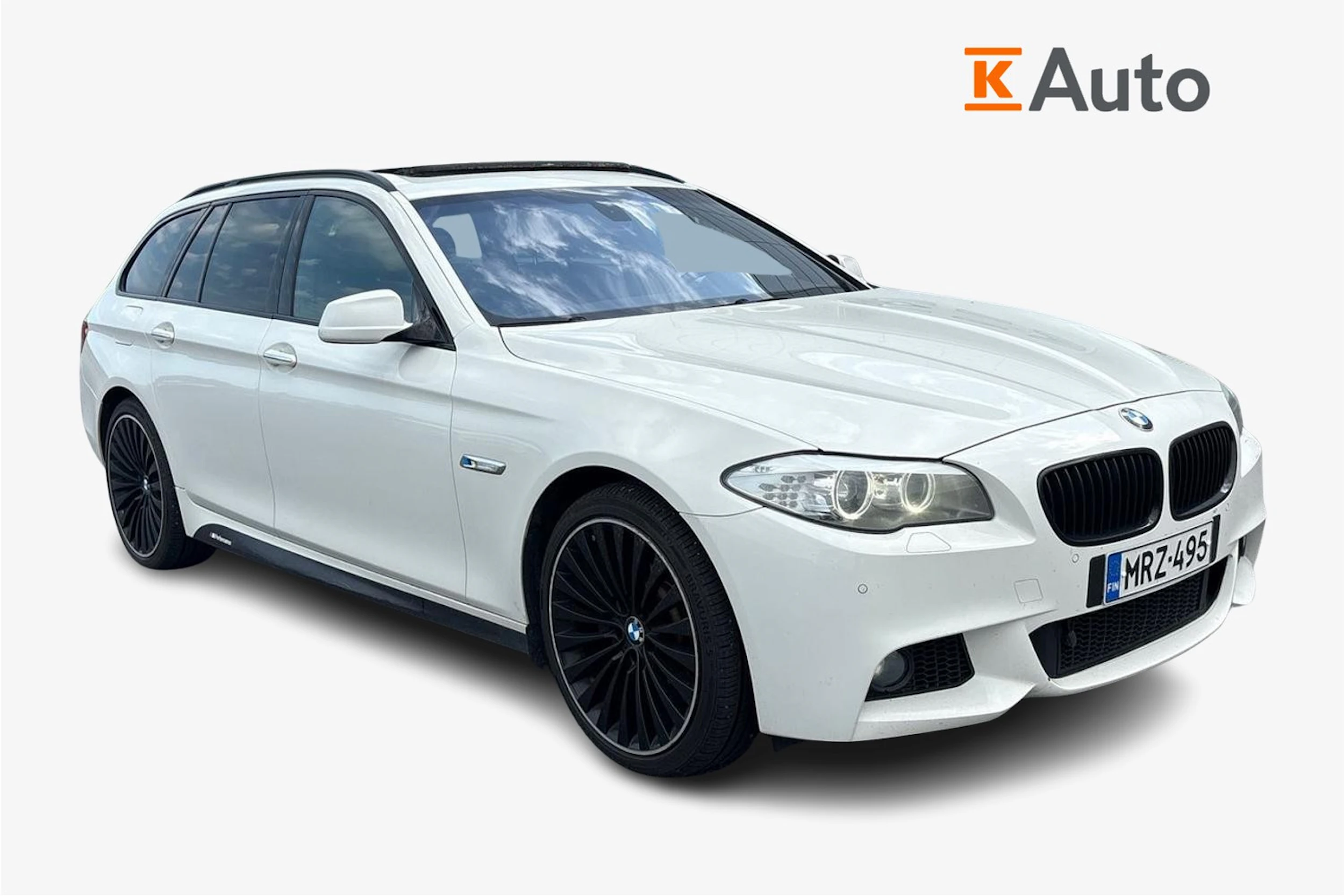 Valkoinen BMW 530 2012 kuva 1.