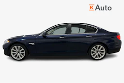 sininen BMW 530 2012 kuva 5.