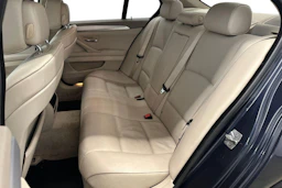 sininen BMW 530 2012 kuva 8.