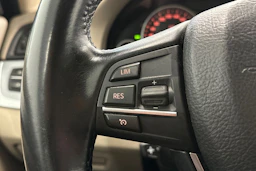 sininen BMW 530 2012 kuva 14.