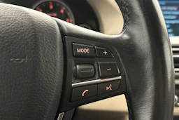 sininen BMW 530 2012 kuva 15.