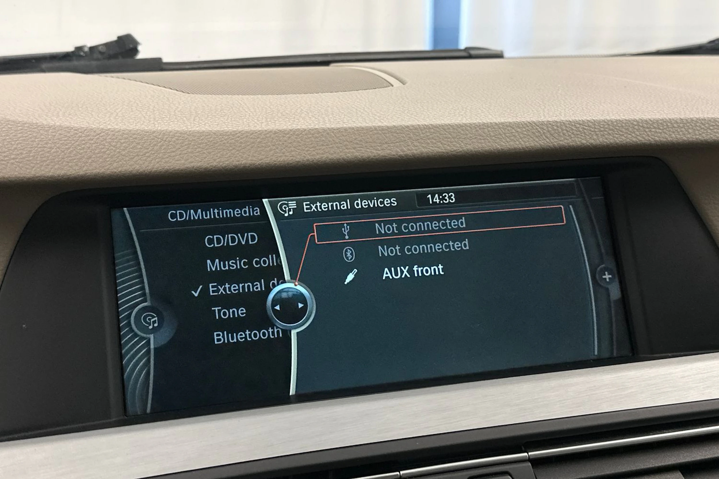 sininen BMW 530 2012 kuva 16.