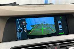 sininen BMW 530 2012 kuva 18.
