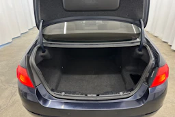sininen BMW 530 2012 kuva 21.